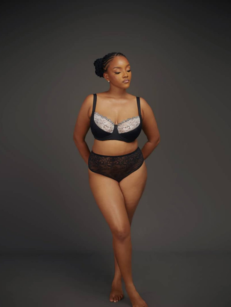 Adunni black and white bra